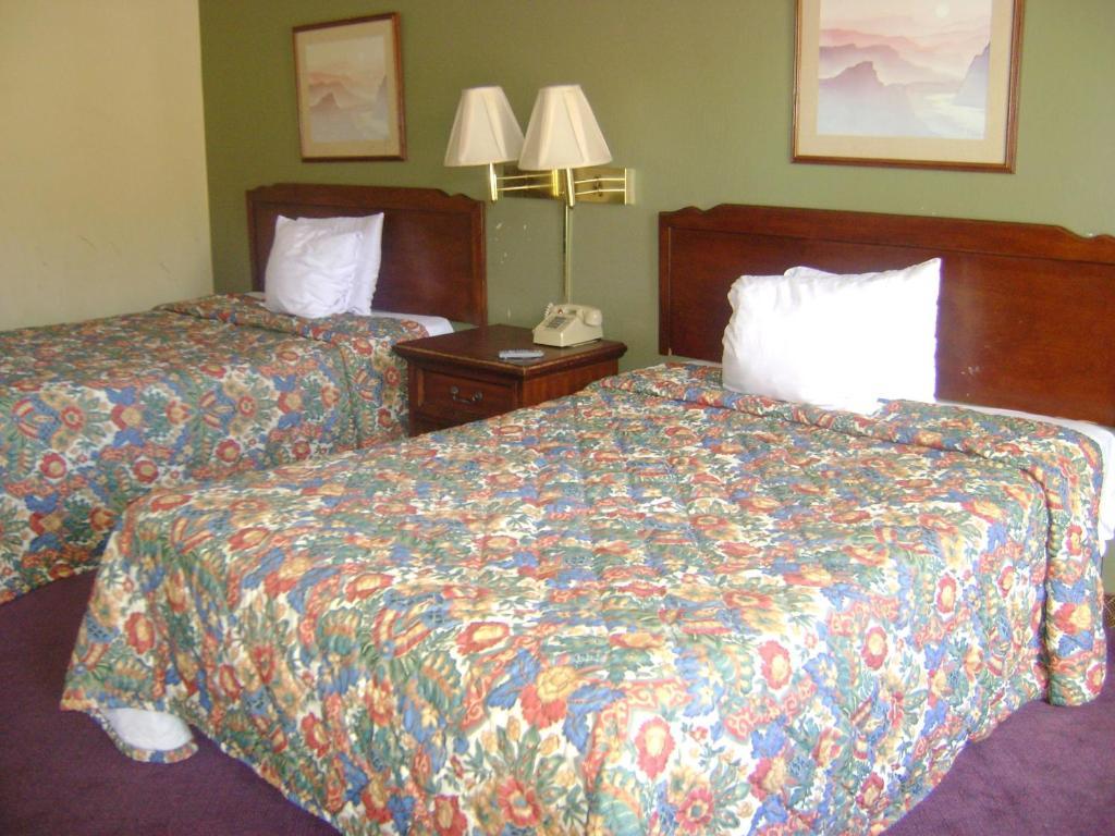 Knights Inn גסטוניה חדר תמונה